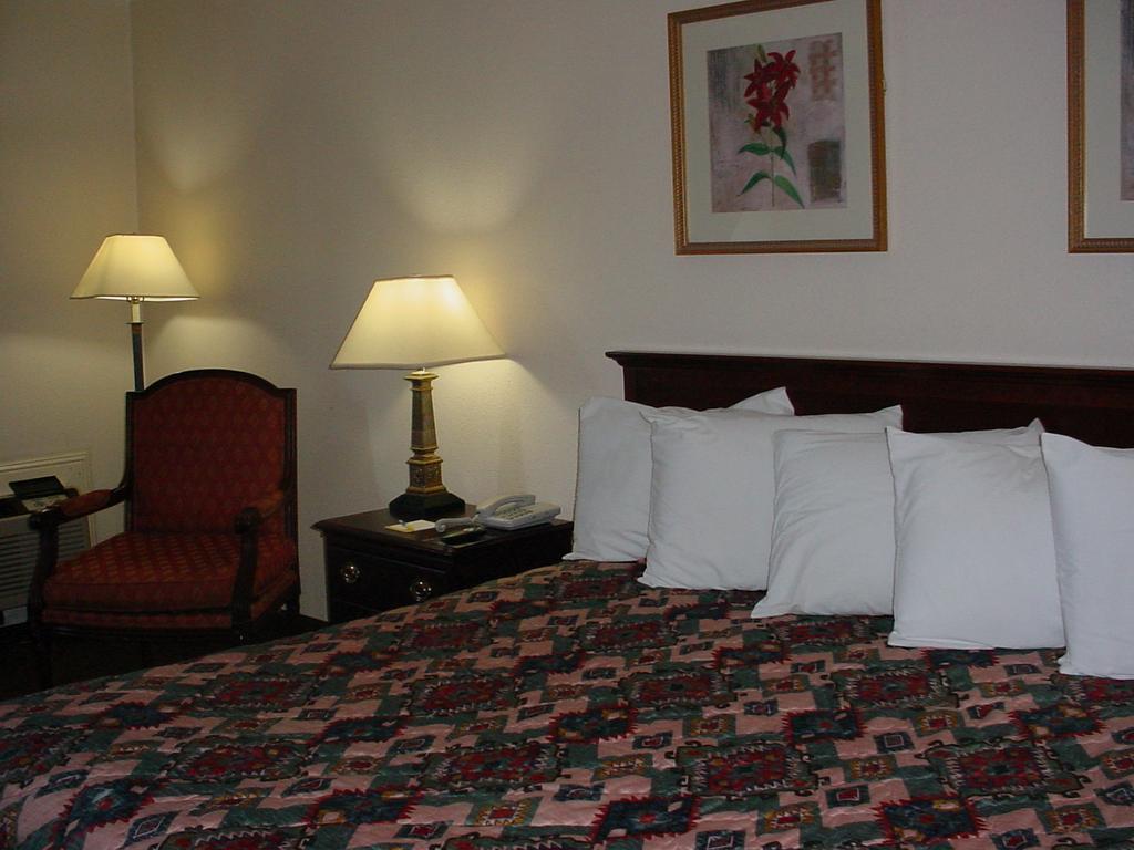 Rodeway Inn Montgomery Pokój zdjęcie