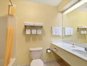 Rodeway Inn Montgomery Zewnętrze zdjęcie